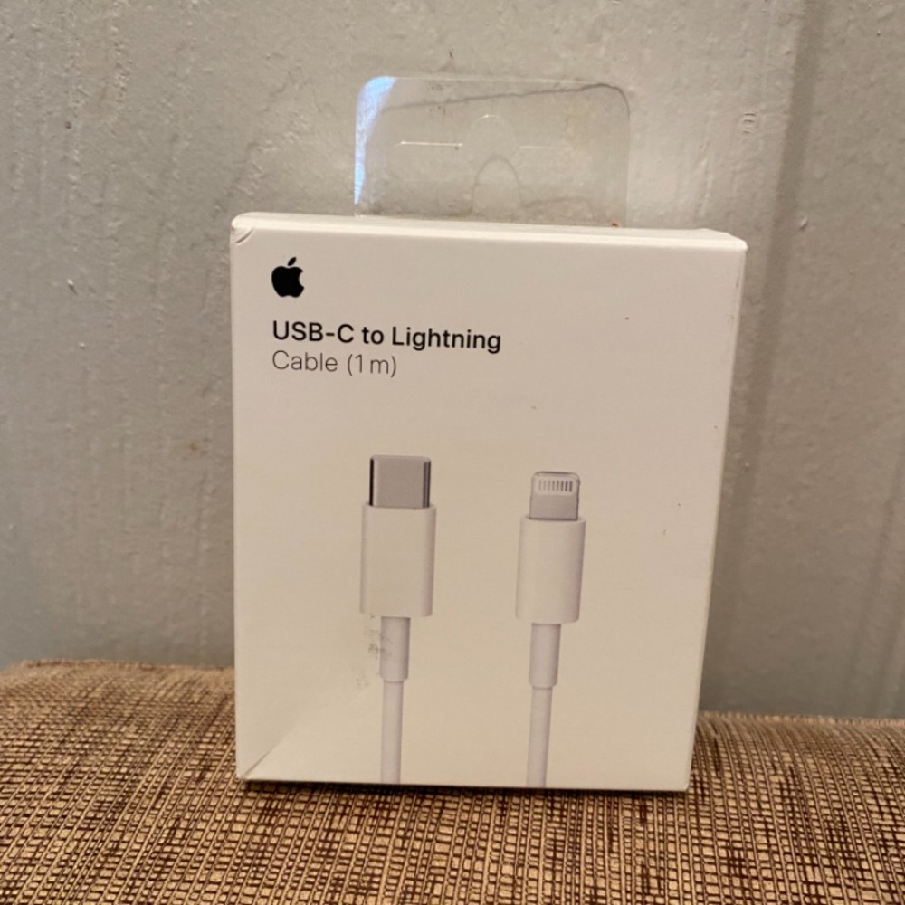 Apple USB-C-to-Lightning Charging Cable 1M,  Authentic NEW Open Box. - Picture 3 of 4